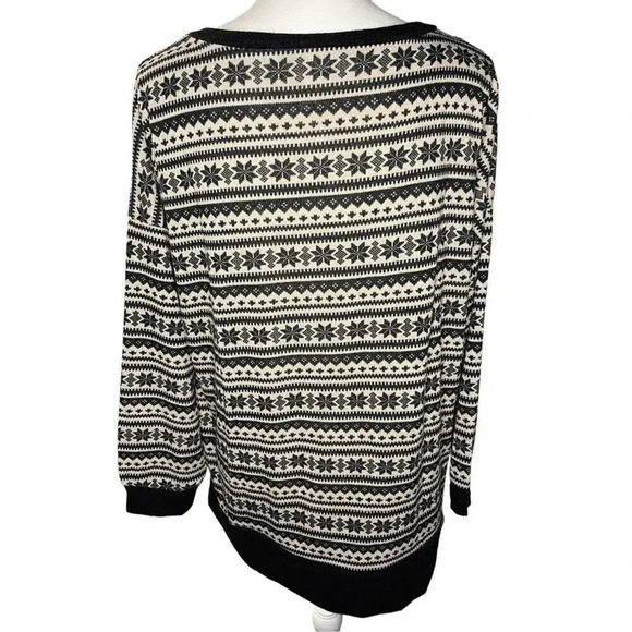 Sew In Love Women’s Medium Let It Snow Striped Snowflake V-Neck Sweater - Picture 2 of 4